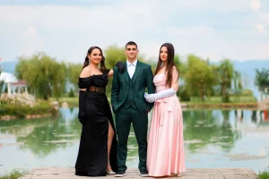 How to Choose a Pink Prom Dress - a pink prom dress